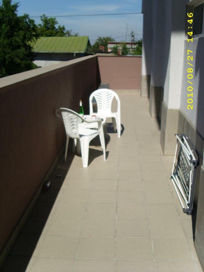 Apartament Laurentiu - Etaj.1 Bucharest Exterior photo
